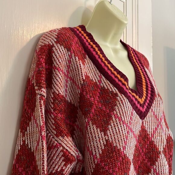 NWT Listicle maroon, pink & orange V neck argyle oversized sweater - Picture 5 of 9